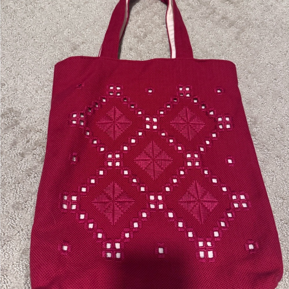 Chic Red Geometric Tote Bag